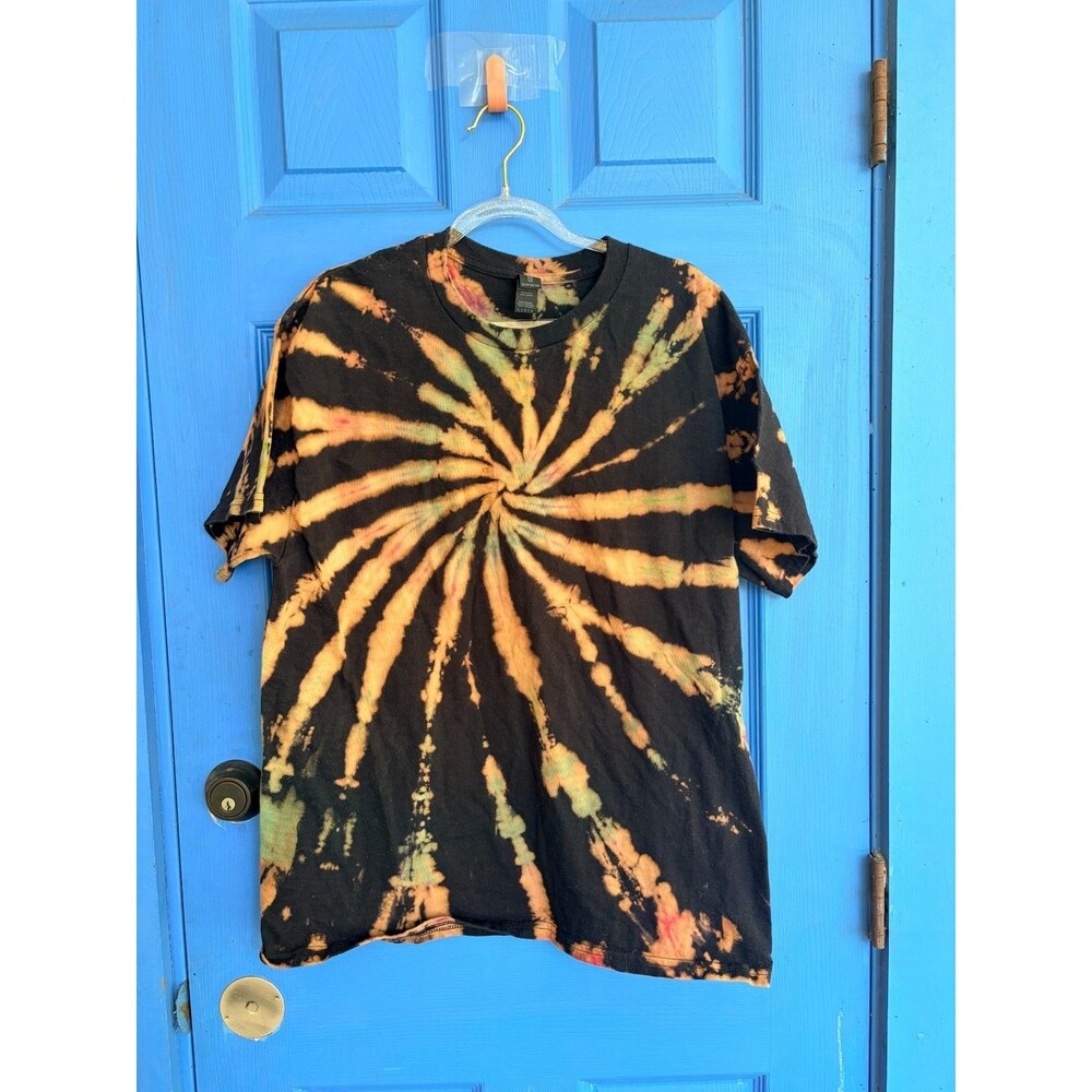 Handmade tie dye t-shirt - Gildan size L  Reverse  spiral - in stock